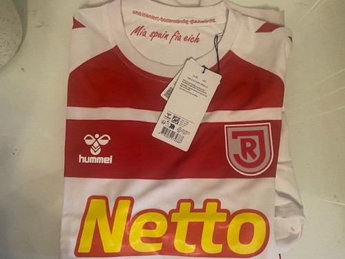 Hummel jahn regensburg - sv,