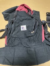 Ergobaby Babytrage – ergonomische Komforttrage, schwarz/rot