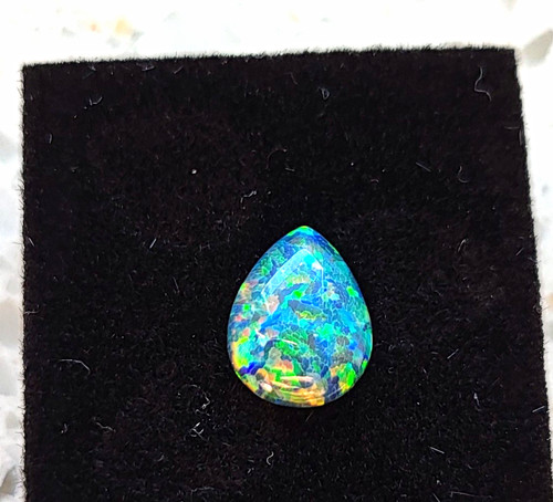 Schwarzer opal tropfen - opal.,