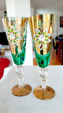Zwei große Sektgläser