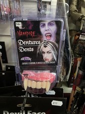 Vampir Zähne Zahnersatz