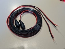 Lautsprecherkabel mit einer - mit, je