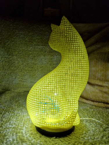 Katze kitty voronoi led table - kitty,