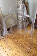 2 Designstühle, Kartell - Louis Ghost Chair by Philippe Starck – Transparent