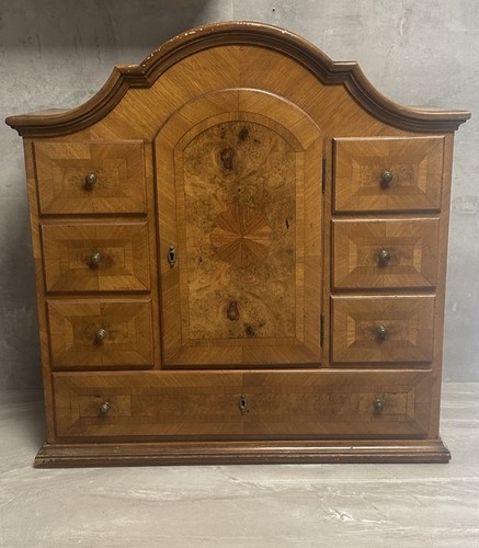 Alter wandschrank im - wandschrank,