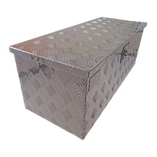 Deichselbox / Staubox aus