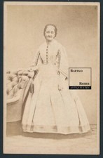 Foto ca. 1870 Mode Frau trägt elegantes Kleid Sweet Granny Fashion Girl