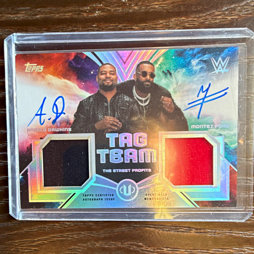 Topps 2025 universe wwe relic - 2025,