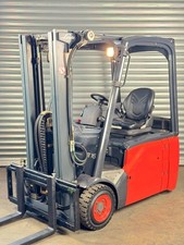 Linde E16-01 - 4.4M HUB - FREIHUB - TRIPLEX - BATTERIE  94% - SERVICE NEU