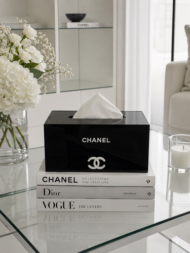 Acrylic tissue box - cc,