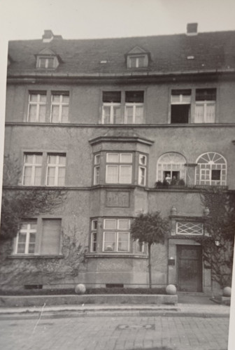 Großes wohnhaus tür fenster - wohnhaus,