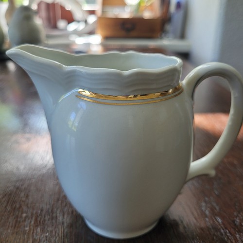 Goldrand-Milchkännchen