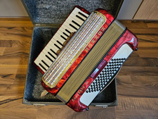 Hohner Concerto III  rot top 72 Bässe mit Koffer