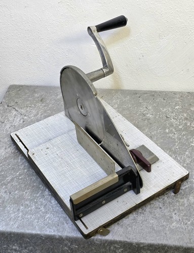 Alte brotschneidemaschine - alte,