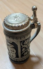 Bierkrug mit Zinndeckel