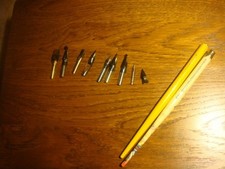 2 Federhalter mit 9 Zeichenteile