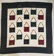 CHANEL Seidentuch Matelasse