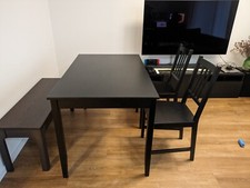 Esstisch mit Stühlen und