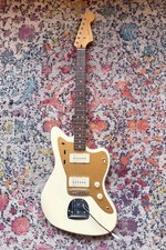 Squier by Fender J Mascis