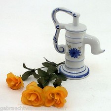 Tischbrunnen Brunnenpumpe Porzellan Dekoration Flowerdekor Höhe ca. 19 cm