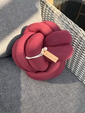 Beerenfarbenes knotenkissen - beerenfarbenes,