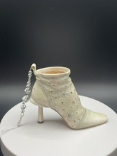 Just the Right Shoe By Raine