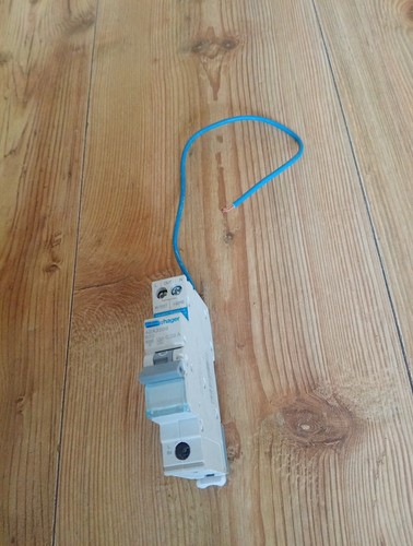 Hager ada320g b20 - b20, mini