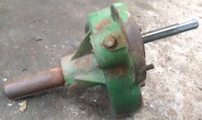 Achsantrieb rechts / Achstrichter von  Monax AWK 107D Einachser