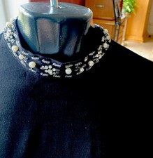 Edle , festliche schwarze Bluse/Shirt mit Strassstein Kragen  Schleife am Arm 