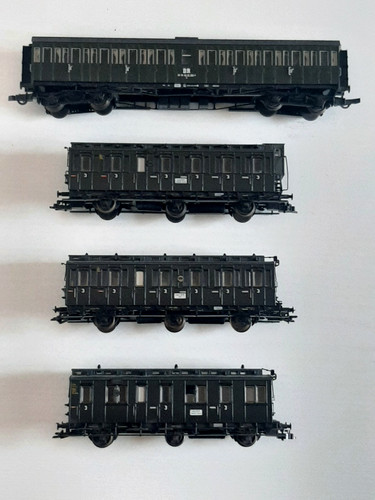 Roco personenwagen - 4x,