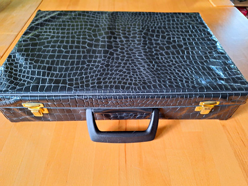 Aktenkoffer aus kunstleder - aus, in
