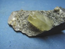 Kanonenspat (Calcit) und Markasit xx auf Dolomit xx , Becke-Oese, Sauerland