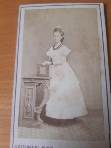 Cdv schöne frau nackte - schöne, arme
