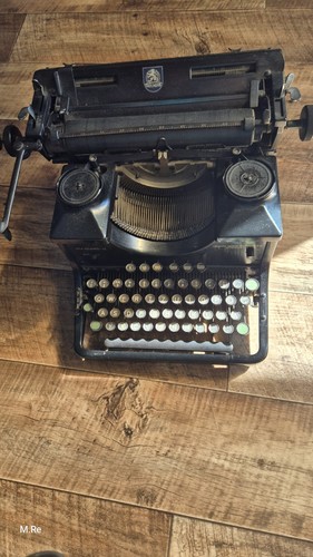 Antike schreibmaschine triumph - antike,