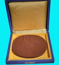 04 216 DDR Porzellan Medaille