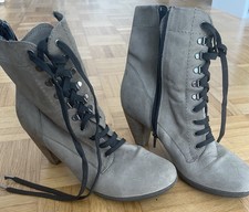 Stiefelletten in Oliv-grün in Gr. 38 (Roberto Santi)