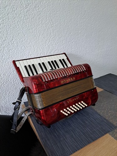 Hohner student m - v,