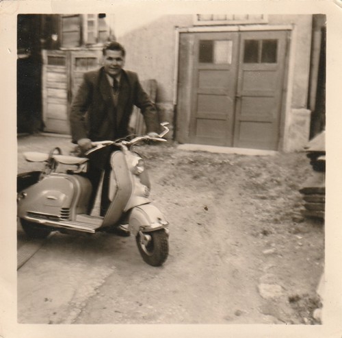 Vintage foto mann mit nsu - vintage,