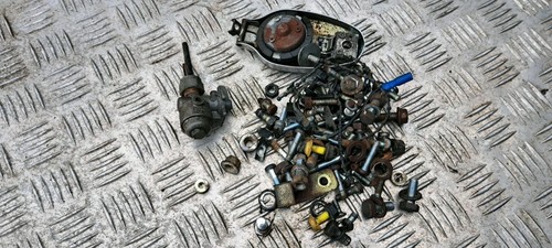 Yamaha 100 schrauben - 100, schrauben.