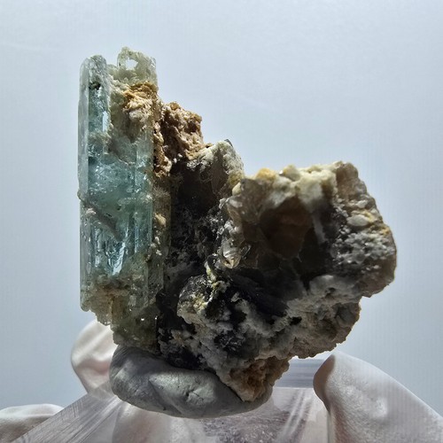 Klarer aquamarin kristall - aquamarin, x