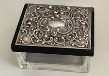 antike, kantige  Bleikristall Dose Holzdeckel mit 800er Silber Rocaillen Platte