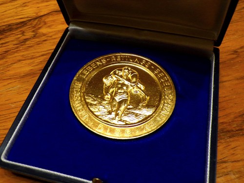 Dank plakette der dlrg - der, gold