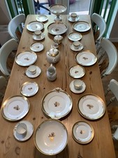 Atemberaubendes makelloses Royal Copenhagen Goldener Korb Porzellan Service 1974-1978