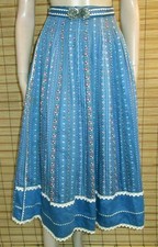 BLAU/BUNT GEMUSTERTER