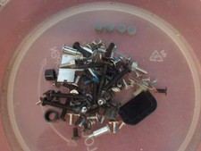 Schrauben Satz Set & Display Gummi Pads Gericom Masterpiece 2440 XL