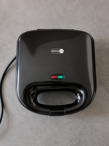 Switch sandwich maker - on,