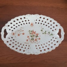 Sehr alte Durchbruchschale Porzellan oval mit floralem Motiv