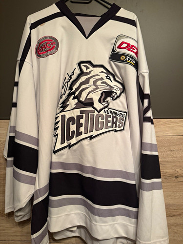Ice tigers game - tigers, worn