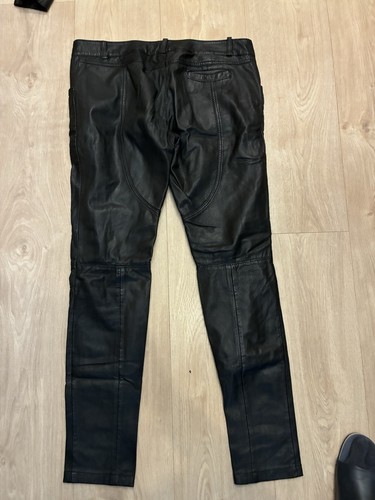 Schwarze leder hüfthose - schwarze, leder-