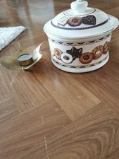 Keksdose aus Porzellan und Engelsteelicht